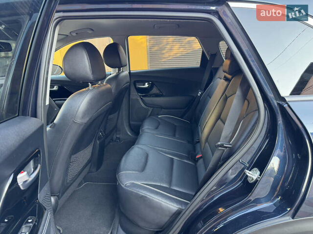 Синій Кіа Niro, об'ємом двигуна 0 л та пробігом 130 тис. км за 18199 $, фото 17 на Automoto.ua