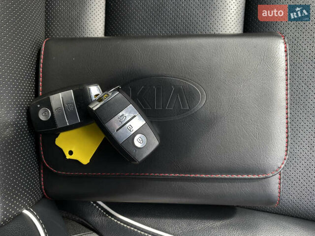 Синій Кіа Niro, об'ємом двигуна 0 л та пробігом 138 тис. км за 21200 $, фото 104 на Automoto.ua