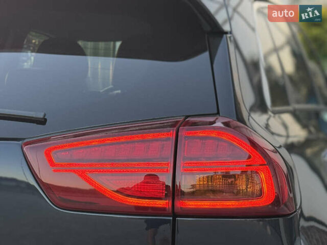 Синий Киа Niro, объемом двигателя 0 л и пробегом 130 тыс. км за 18900 $, фото 47 на Automoto.ua