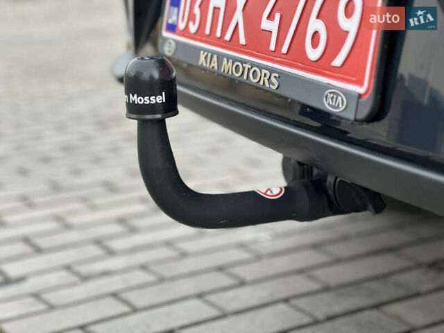 Синій Кіа Niro, об'ємом двигуна 0 л та пробігом 130 тис. км за 18990 $, фото 33 на Automoto.ua
