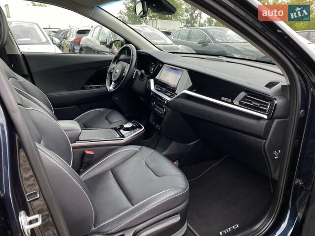 Синій Кіа Niro, об'ємом двигуна 0 л та пробігом 138 тис. км за 21200 $, фото 101 на Automoto.ua