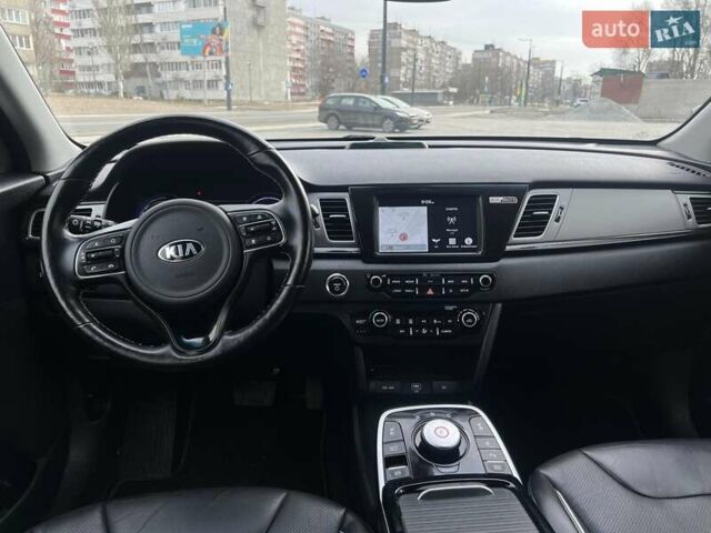 Синий Киа Niro, объемом двигателя 0 л и пробегом 89 тыс. км за 17500 $, фото 65 на Automoto.ua