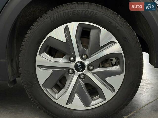 Синий Киа Niro, объемом двигателя 0 л и пробегом 90 тыс. км за 18427 $, фото 9 на Automoto.ua