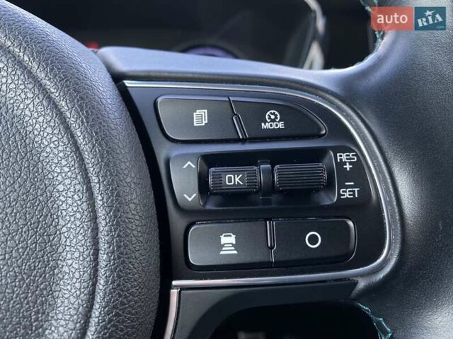 Синій Кіа Niro, об'ємом двигуна 0 л та пробігом 75 тис. км за 23900 $, фото 3 на Automoto.ua