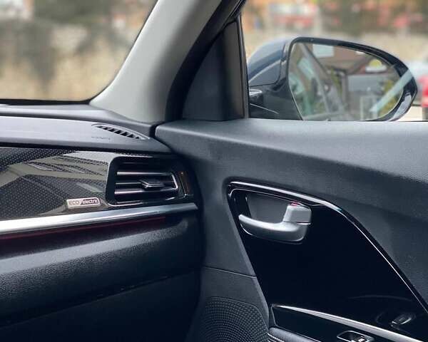 Синий Киа Niro, объемом двигателя 0 л и пробегом 126 тыс. км за 19200 $, фото 55 на Automoto.ua