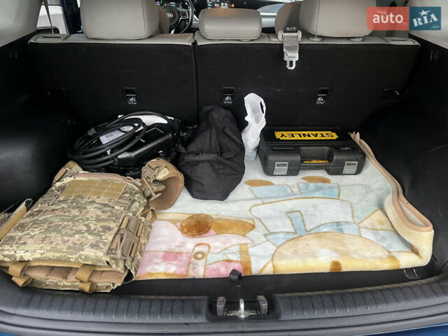 Синий Киа Niro, объемом двигателя 1.58 л и пробегом 58 тыс. км за 24500 $, фото 19 на Automoto.ua