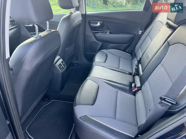 Синій Кіа Niro, об'ємом двигуна 0 л та пробігом 112 тис. км за 19500 $, фото 45 на Automoto.ua