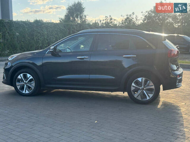 Синий Киа Niro, объемом двигателя 0 л и пробегом 155 тыс. км за 18750 $, фото 3 на Automoto.ua