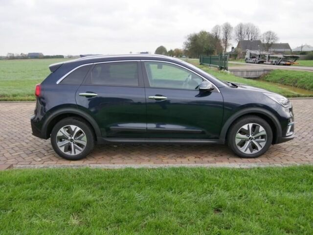 Синий Киа Niro, объемом двигателя 0 л и пробегом 71 тыс. км за 19796 $, фото 4 на Automoto.ua