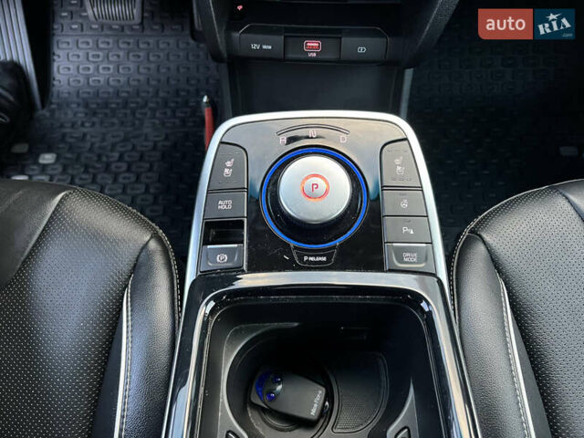 Синій Кіа Niro, об'ємом двигуна 0 л та пробігом 86 тис. км за 22200 $, фото 19 на Automoto.ua
