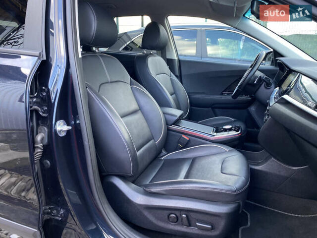 Синій Кіа Niro, об'ємом двигуна 0 л та пробігом 76 тис. км за 22900 $, фото 112 на Automoto.ua