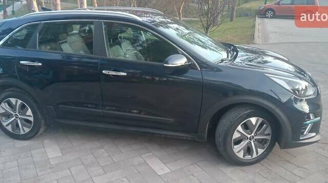 Синій Кіа Niro, об'ємом двигуна 0 л та пробігом 66 тис. км за 21490 $, фото 6 на Automoto.ua