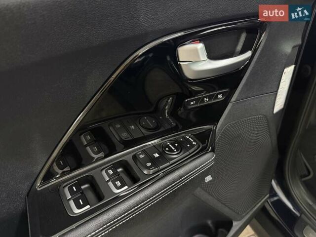 Синій Кіа Niro, об'ємом двигуна 0 л та пробігом 144 тис. км за 18799 $, фото 20 на Automoto.ua