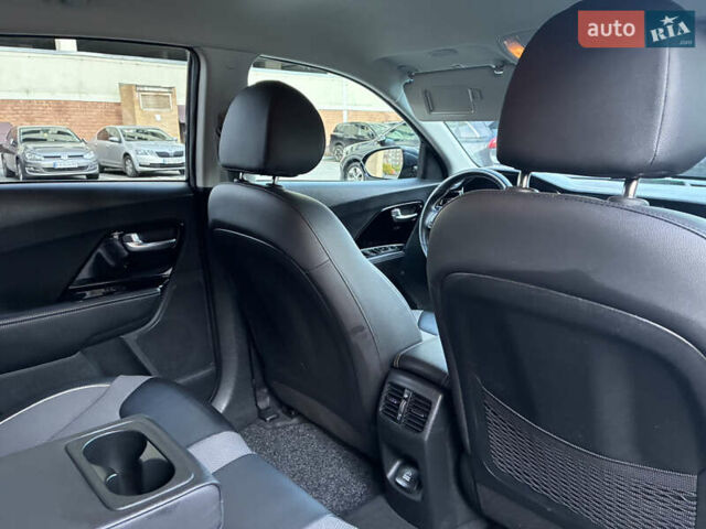 Киа Niro 2020 в Киеве на Automoto.ua Синий Киа Niro, объемом двигателя 0 л и пробегом 131 тыс. км за 17999 $, фото 39 на Automoto.ua