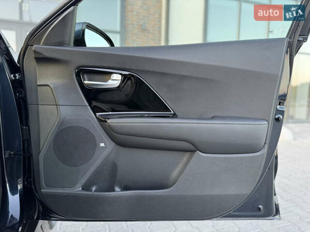 Синий Киа Niro, объемом двигателя 0 л и пробегом 130 тыс. км за 18900 $, фото 61 на Automoto.ua