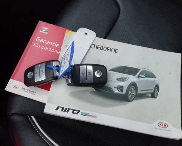 Синій Кіа Niro, об'ємом двигуна 0 л та пробігом 105 тис. км за 21193 $, фото 36 на Automoto.ua