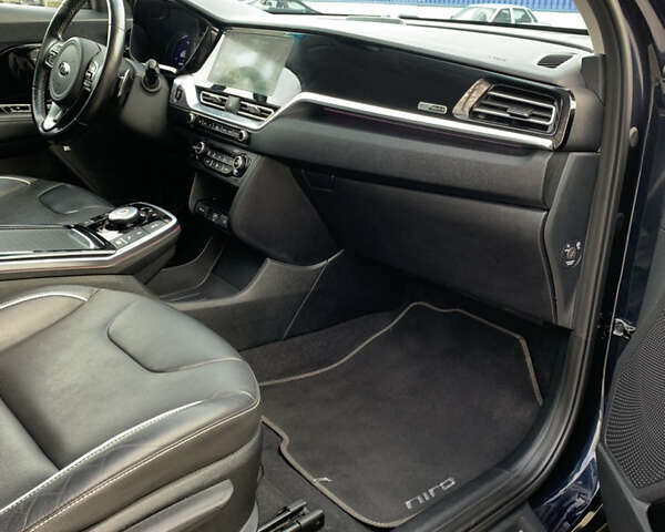 Синий Киа Niro, объемом двигателя 0 л и пробегом 104 тыс. км за 19150 $, фото 40 на Automoto.ua