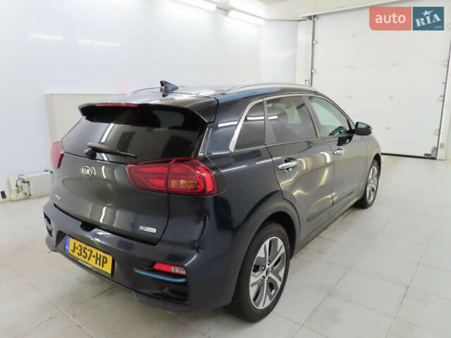 Синий Киа Niro, объемом двигателя 0 л и пробегом 112 тыс. км за 20800 $, фото 67 на Automoto.ua