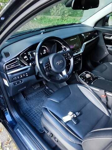 Киа Niro 2020 в Городке на Automoto.ua Синий Киа Niro, объемом двигателя 0 л и пробегом 135 тыс. км за 19856 $, фото 37 на Automoto.ua