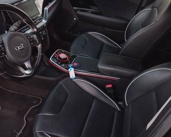Синій Кіа Niro, об'ємом двигуна 0 л та пробігом 105 тис. км за 21193 $, фото 19 на Automoto.ua