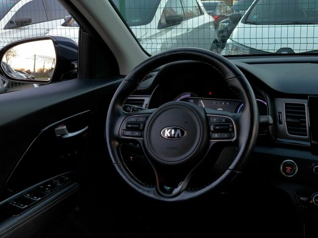 Синій Кіа Niro, об'ємом двигуна 0 л та пробігом 119 тис. км за 18455 $, фото 16 на Automoto.ua