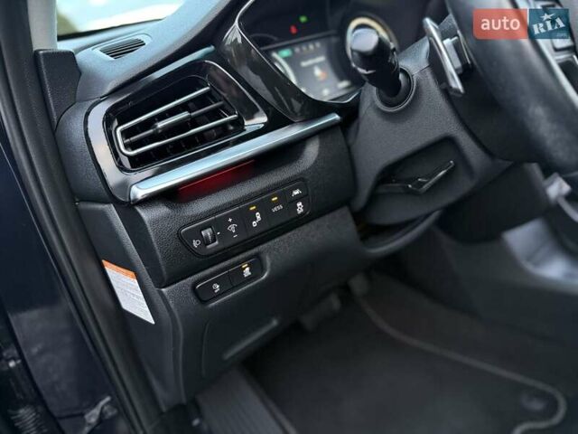 Синій Кіа Niro, об'ємом двигуна 0 л та пробігом 81 тис. км за 19350 $, фото 55 на Automoto.ua