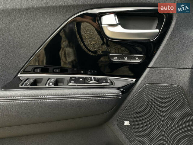 Синий Киа Niro, объемом двигателя 0 л и пробегом 119 тыс. км за 20800 $, фото 4 на Automoto.ua