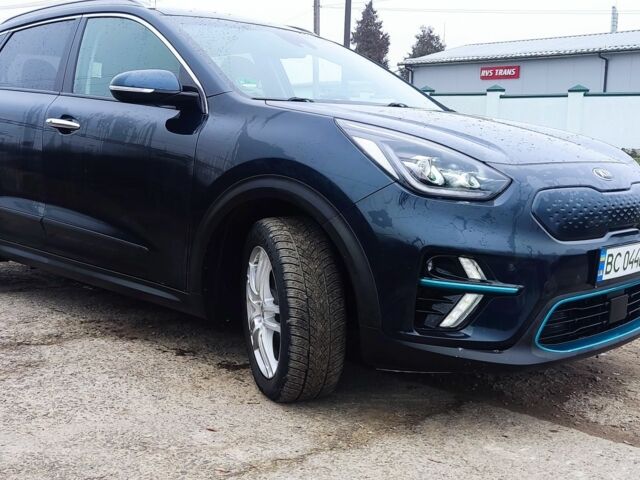 Синій Кіа Niro, об'ємом двигуна 0 л та пробігом 136 тис. км за 19480 $, фото 3 на Automoto.ua