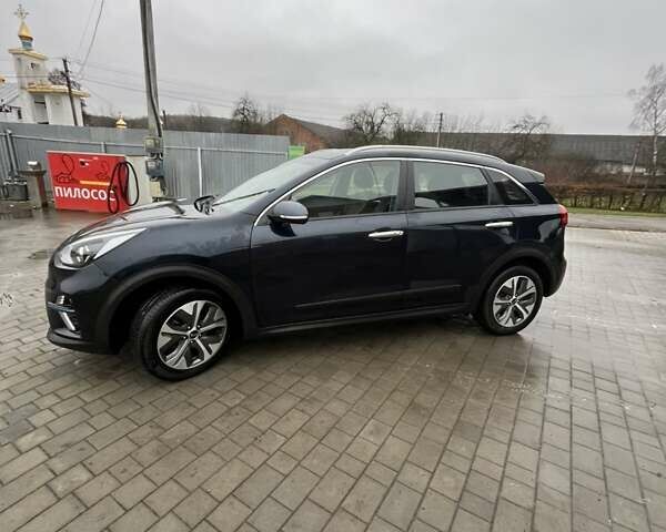 Синий Киа Niro, объемом двигателя 1.6 л и пробегом 120 тыс. км за 19113 $, фото 2 на Automoto.ua