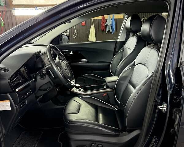Синій Кіа Niro, об'ємом двигуна 0 л та пробігом 144 тис. км за 18799 $, фото 22 на Automoto.ua