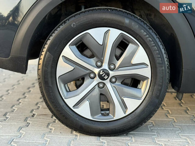 Синий Киа Niro, объемом двигателя 0 л и пробегом 130 тыс. км за 18900 $, фото 51 на Automoto.ua
