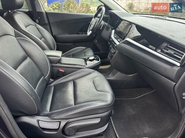 Синій Кіа Niro, об'ємом двигуна 0 л та пробігом 170 тис. км за 18300 $, фото 15 на Automoto.ua