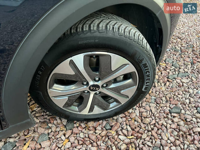 Синій Кіа Niro, об'ємом двигуна 0 л та пробігом 86 тис. км за 22200 $, фото 24 на Automoto.ua