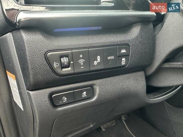 Синій Кіа Niro, об'ємом двигуна 0 л та пробігом 170 тис. км за 18300 $, фото 23 на Automoto.ua