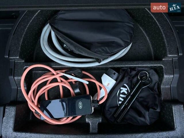 Синий Киа Niro, объемом двигателя 0 л и пробегом 58 тыс. км за 22900 $, фото 70 на Automoto.ua