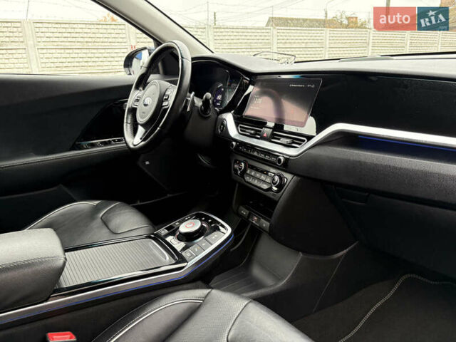 Синий Киа Niro, объемом двигателя 0 л и пробегом 115 тыс. км за 19900 $, фото 19 на Automoto.ua