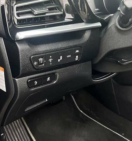 Синій Кіа Niro, об'ємом двигуна 0 л та пробігом 135 тис. км за 18750 $, фото 15 на Automoto.ua