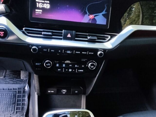 Синій Кіа Niro, об'ємом двигуна 0 л та пробігом 136 тис. км за 19480 $, фото 9 на Automoto.ua