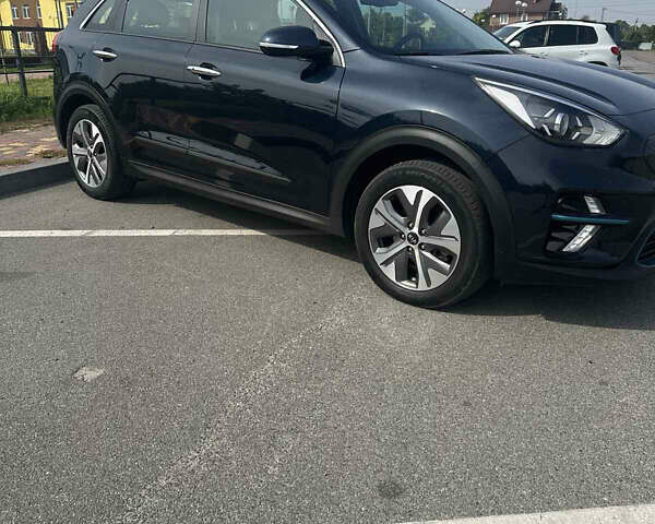 Синий Киа Niro, объемом двигателя 0 л и пробегом 155 тыс. км за 18500 $, фото 2 на Automoto.ua