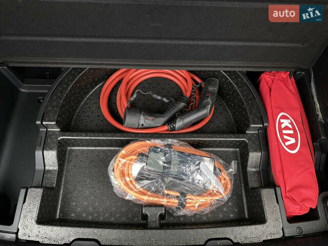 Синій Кіа Niro, об'ємом двигуна 0 л та пробігом 138 тис. км за 21200 $, фото 95 на Automoto.ua