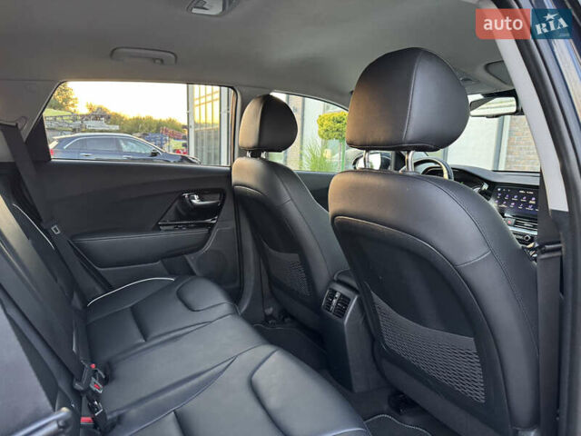 Синий Киа Niro, объемом двигателя 0 л и пробегом 130 тыс. км за 18900 $, фото 69 на Automoto.ua