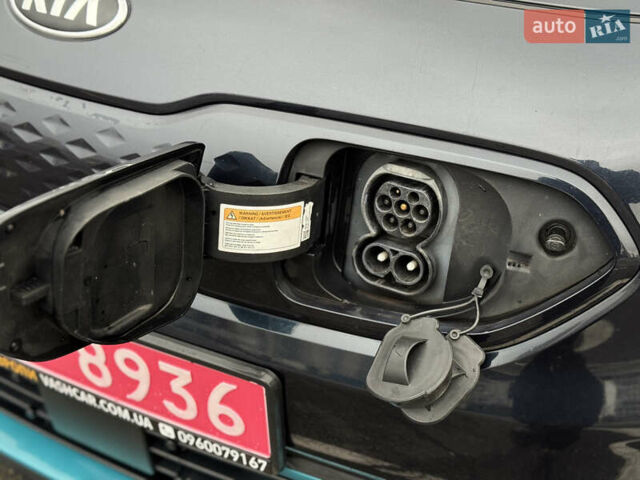 Синій Кіа Niro, об'ємом двигуна 0 л та пробігом 133 тис. км за 18900 $, фото 20 на Automoto.ua
