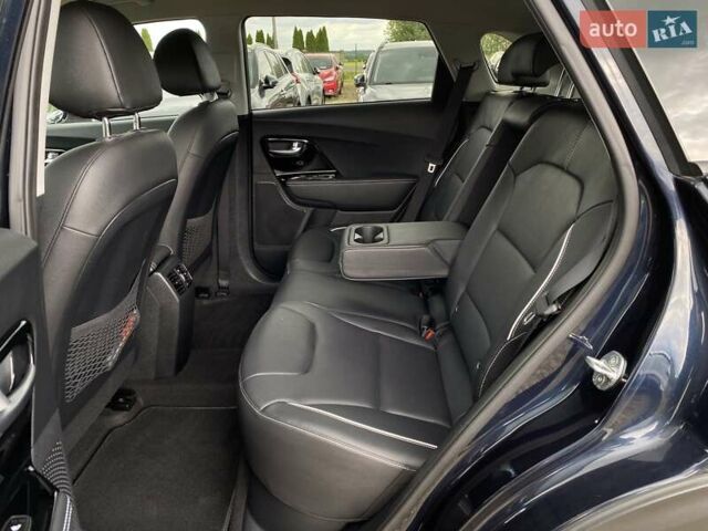 Киа Niro 2020 в Львове на Automoto.ua Синий Киа Niro, объемом двигателя 0 л и пробегом 72 тыс. км за 21700 $, фото 57 на Automoto.ua