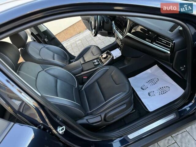 Синий Киа Niro, объемом двигателя 0 л и пробегом 78 тыс. км за 20950 $, фото 95 на Automoto.ua