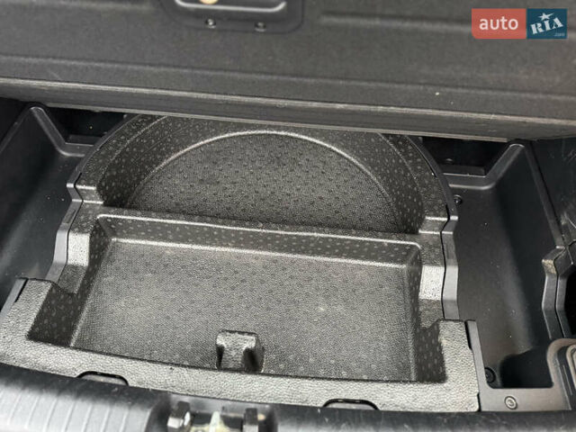 Синій Кіа Niro, об'ємом двигуна 0 л та пробігом 133 тис. км за 18900 $, фото 45 на Automoto.ua