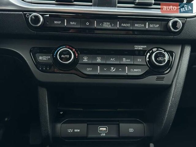 Синий Киа Niro, объемом двигателя 0 л и пробегом 117 тыс. км за 19900 $, фото 60 на Automoto.ua