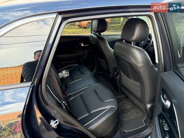 Синій Кіа Niro, об'ємом двигуна 0 л та пробігом 99 тис. км за 18950 $, фото 2 на Automoto.ua