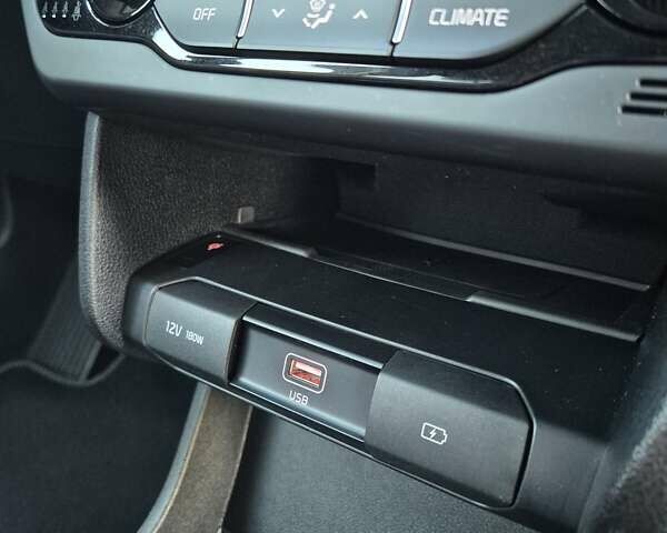 Синий Киа Niro, объемом двигателя 0 л и пробегом 143 тыс. км за 18999 $, фото 36 на Automoto.ua