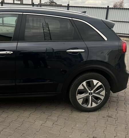 Синій Кіа Niro, об'ємом двигуна 0 л та пробігом 135 тис. км за 18750 $, фото 3 на Automoto.ua