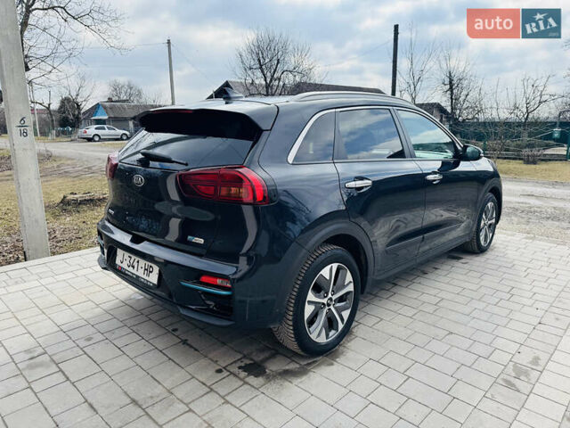 Синий Киа Niro, объемом двигателя 0 л и пробегом 103 тыс. км за 20100 $, фото 2 на Automoto.ua